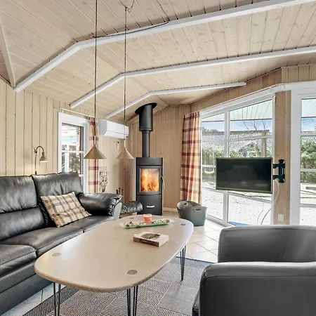 Holiday home Gorgeous In With Sauna *